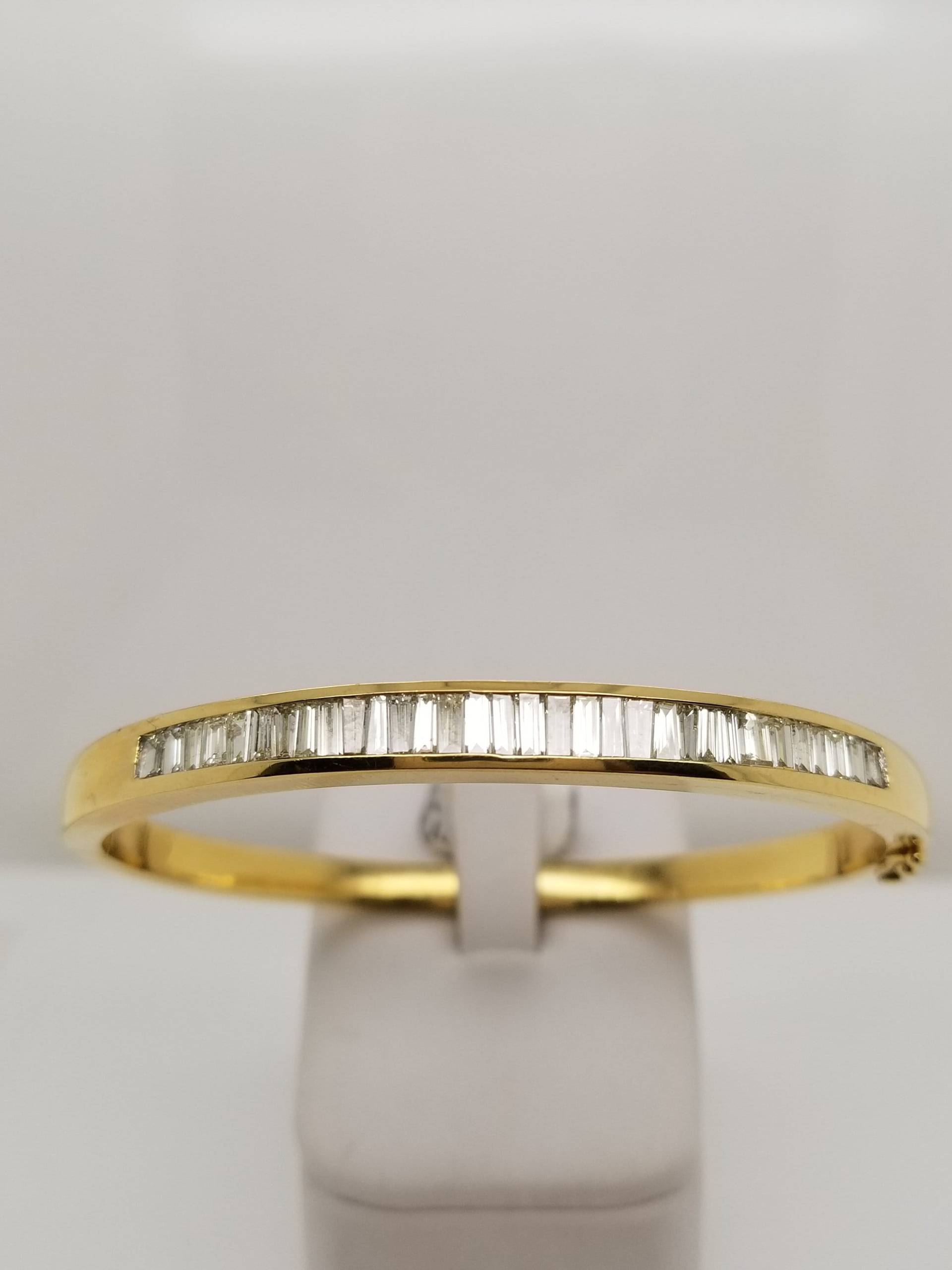 14Kt Gelbgold & Diamant 7 Zoll Aufklappbaren Armreif 2 Cttw von Appelblom