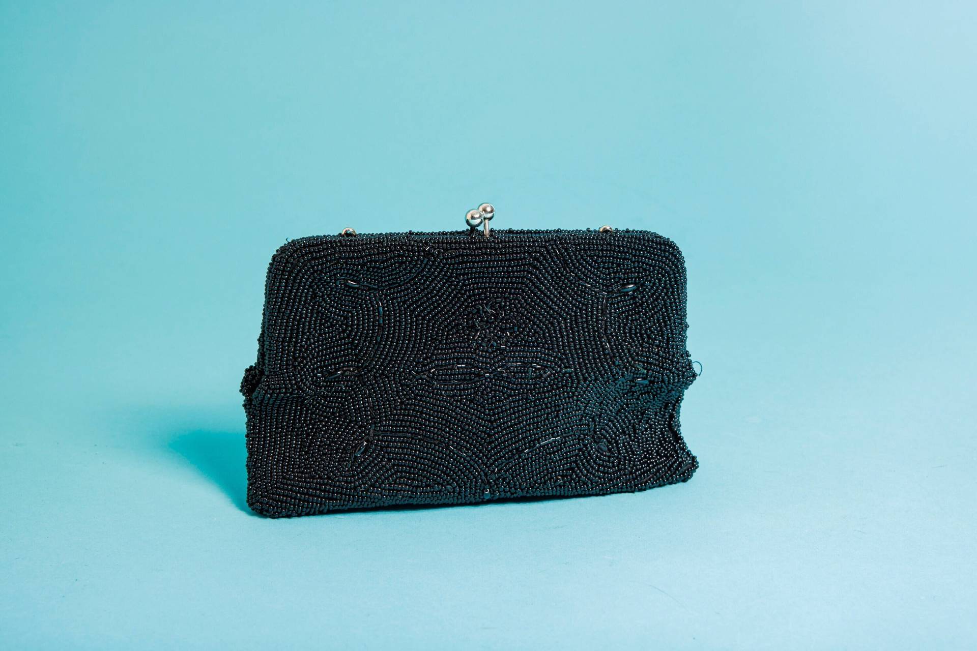 50Er Jahre Schwarze Perlen Clutch Geldbörse Aus Seide von AppleBranchesVintage