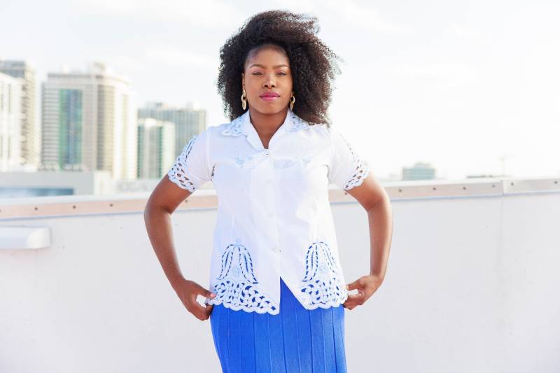 50S Weiß Hellblau Cutout Bluse Vintage Kurzarm Öse Spitze Gewebt Top von BranchesVintage