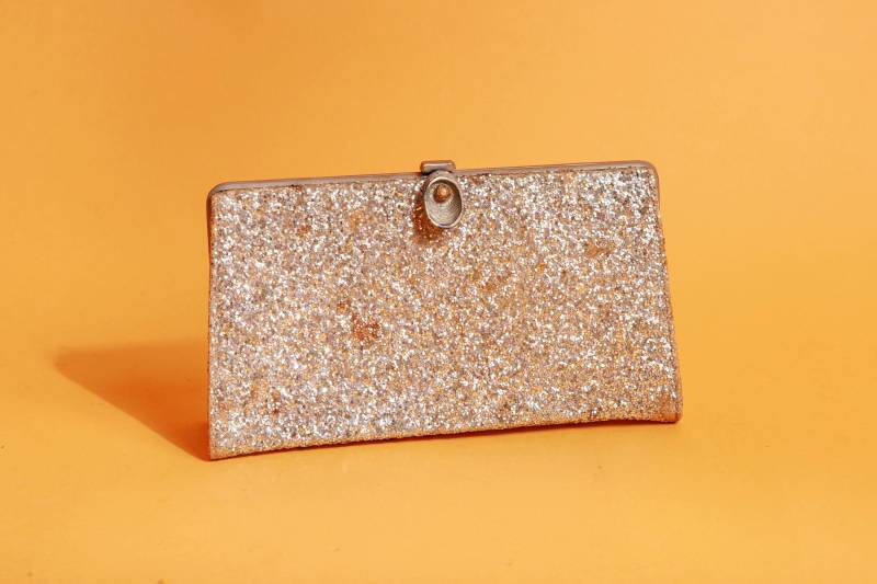 50S Silber Glitzer Box Geldbörse Vintage Snap Closure Formale Clutch von BranchesVintage