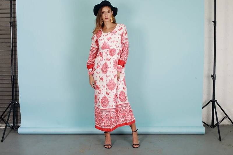 60Er Rotes Pfauenkleid Vintage Weißer Schmetterling Druck Frühling Maxi Kleid von BranchesVintage