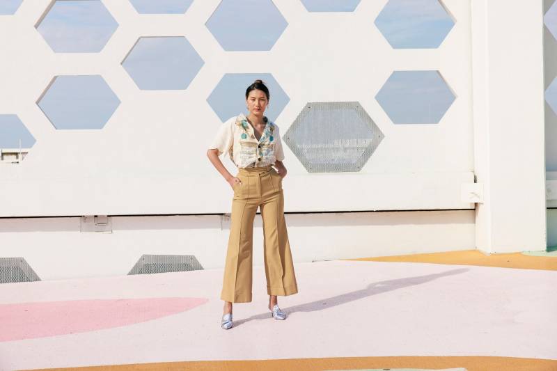 60Er Jahre Tan Hoch Taillierte Ausgestelltes Hose Vintage Rise Tapered Mit Weitem Bein von BranchesVintage