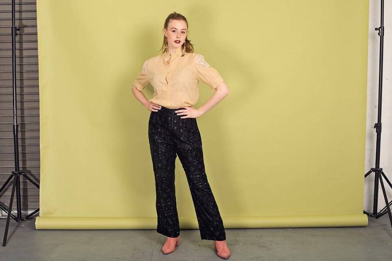 80Er Schwarze Perlenhose Mit Perlen Vintage Bestickte Samthose von BranchesVintage