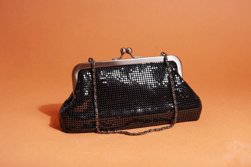90Er Schwarz Silber Netz Abend Geldbörse Vintage Chainmail Formal Clutch Geldbörse von BranchesVintage