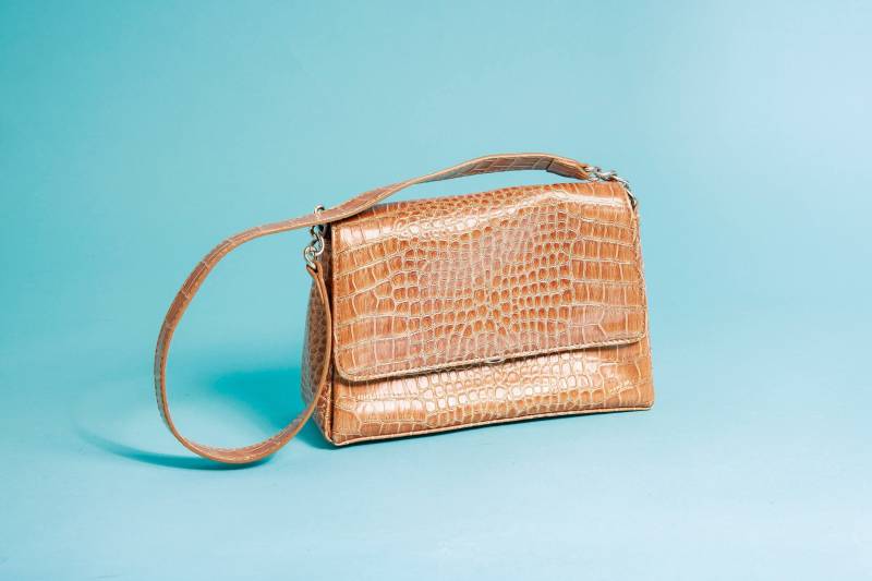 90S Caramel Braun Y2K Minimal Schulter Geldbörse Vintage Strukturierte Baguette Tasche von BranchesVintage