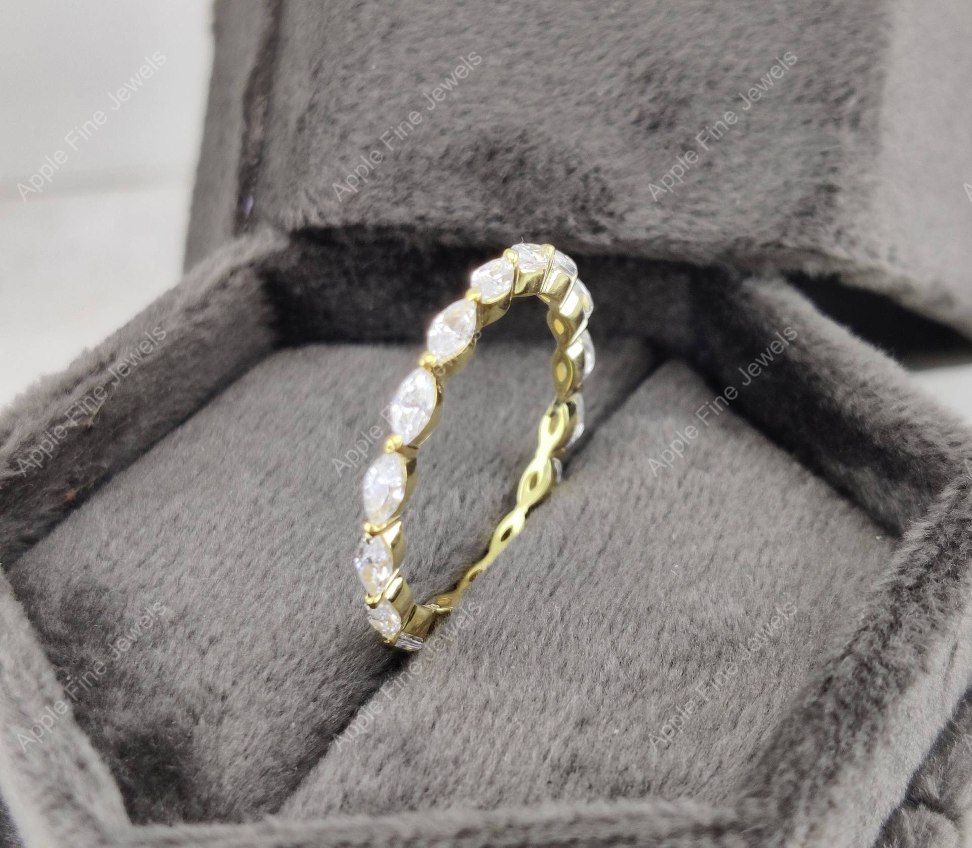 Marquise Full Eternity Eheringe Damen, Massive Gold Moissanit Eheringe, Einzigartige Stapelringe, Passende Ringe, Jubiläumsbänder von AppleFineJewels