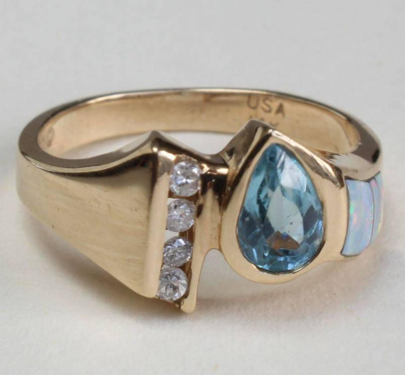 Opal Inlay Eingelegt Diamant Blautopas Ring 14K Gold Australian Channel Set Größe 6, 5Us Opal Inlay Eingelegt Diamant Blautopas Ring 14K Gold Australian Channel Set Größe 6, 5Us von Appleloosa