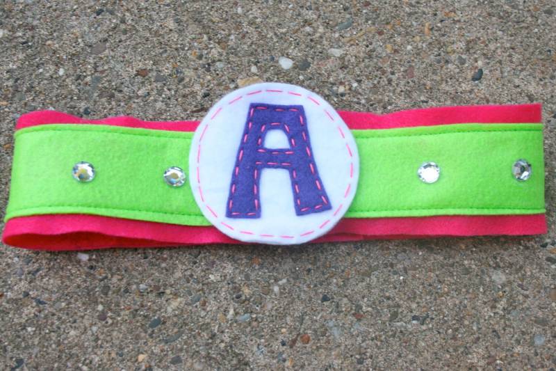 Mädchen Superhelden Gürtel - Individualisierung - Superhelden Accessoire-Pink Grün-Superhelden Dress Up Party von ApplesauceLLC