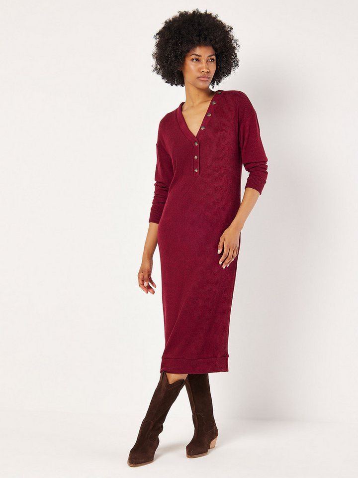 Apricot Strickkleid aus Rippstrick, mit Zierknöpfen von Apricot