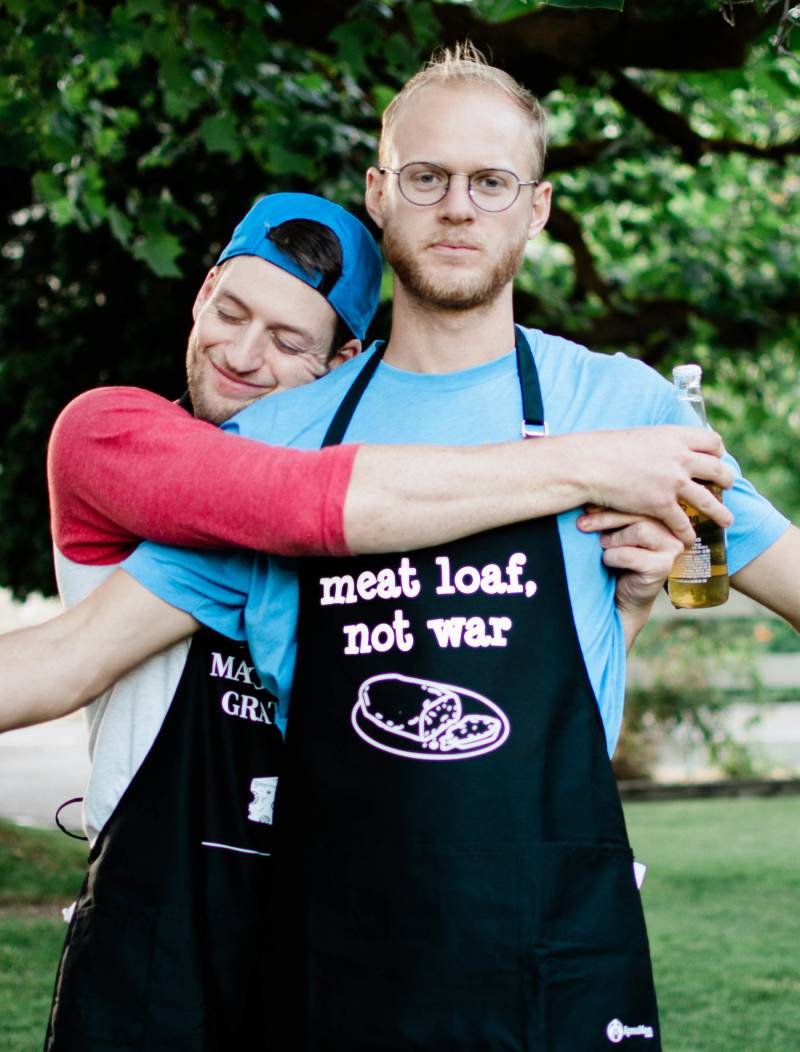 Fleisch Loaf, Nicht Krieg Schürze/Lustige Bbq Grillen Eine Größe Passt Alle Mit Verstellbaren Hals Machen Liebe Parodie von ApronMen