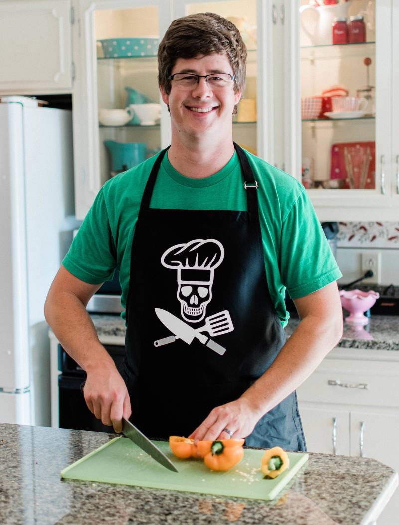 Piraten Kochschürze/Kochmütze & Utensilien Lustige Grillschürze Für Papa Oder Opa 1 Größe Fits All Mit Verstellbaren Trägern Piraten Kochschürze/Kochmütze & Utensilien Lustige Grillschürze Für Papa Oder Opa 1 Größe Fits All Mit Verstellbaren Trägern von ApronMen