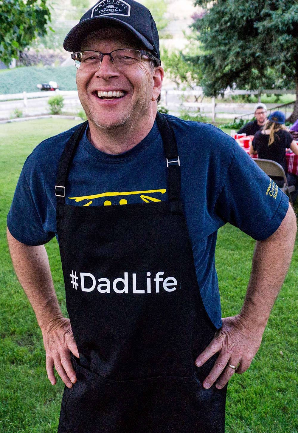 Soziale #dadlife Schürze/Lustige Bbq Grillen Geschenk Für Väter & Opas Große 1 Größe Passt Alle Mit Verstellbaren Hals Und Lange Taille Krawatten Soziale #dadlife Schürze/Lustige Bbq Grillen Geschenk Für Väter & Opas Große 1 Größe Passt Alle Mit Verstellbaren Hals Und Lange Taille Krawatten von ApronMen