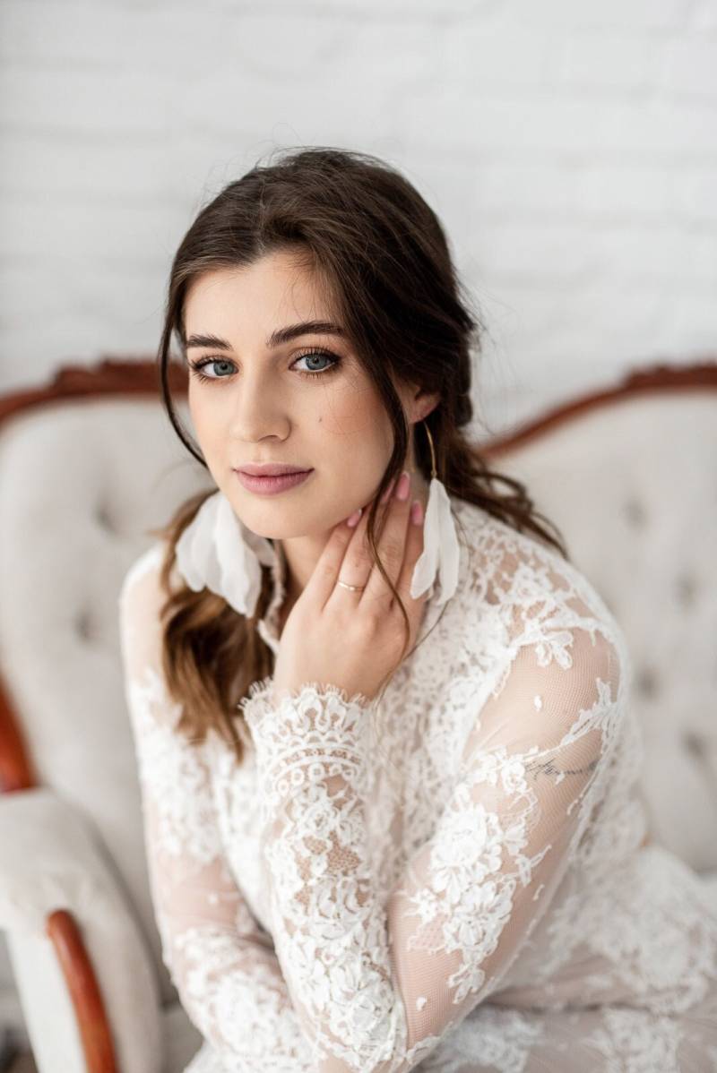 Zarte Brautohrringe Mit Magnolie von ApuliaArt