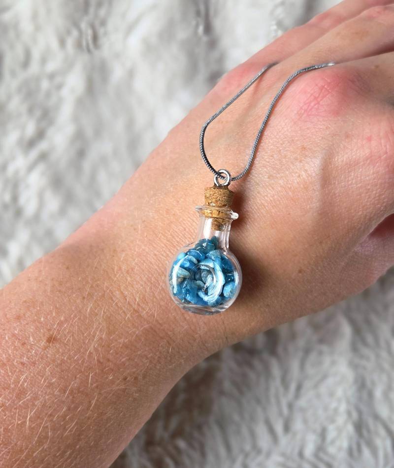 Blauer Apatit Kette - Edelstein Amulett Mit Bedeutung/Heilstein Blau Necklace Blue Apatite Blauer Apatit Kette - Edelstein Amulett Mit Bedeutung/Heilstein Blau Necklace Blue Apatite von AquaLoveColors
