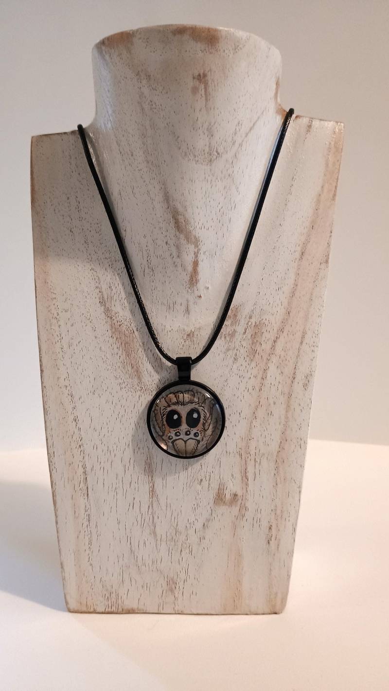 Wolfsspinne Gefangen Im Cabochon Anhänger Schaut Mit Dir in Die Welt, An Schwarzer Baumwollkette Blitzcharm Der Verschlusskette von Aquakatzens