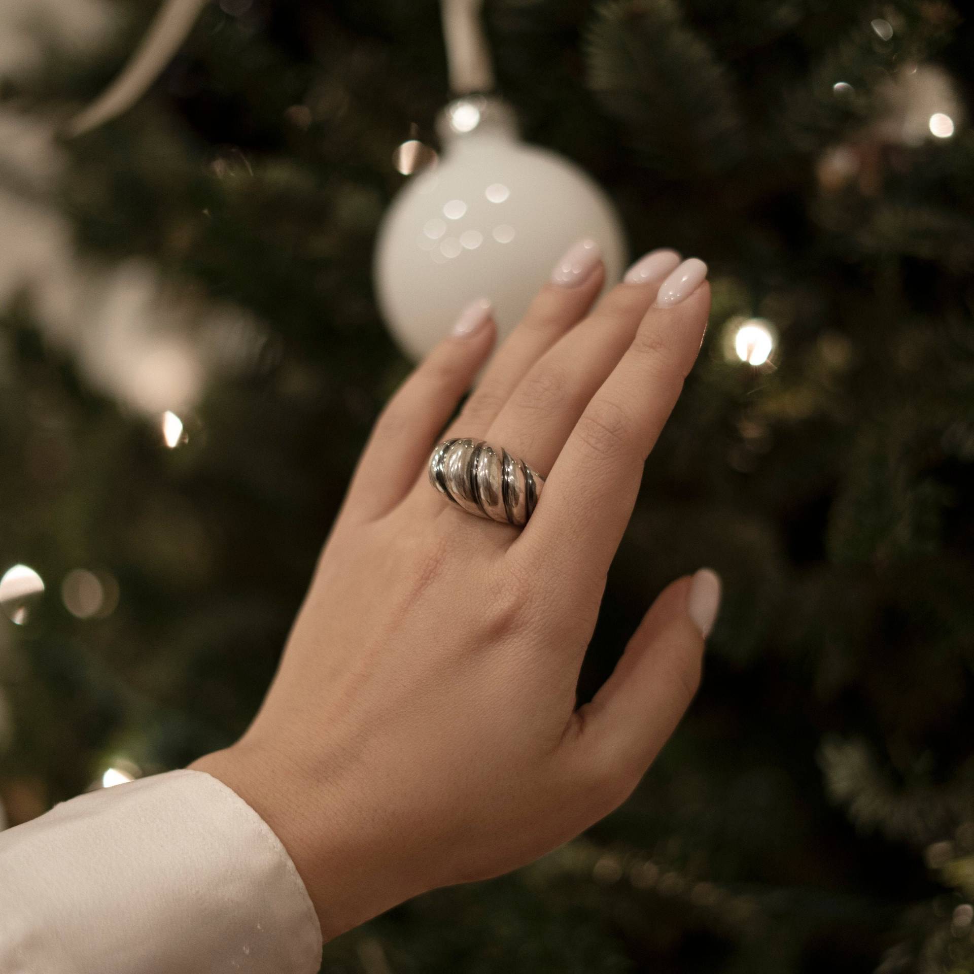 Cecile Handgemachte Sterling Silber Statement Ring von Aquani