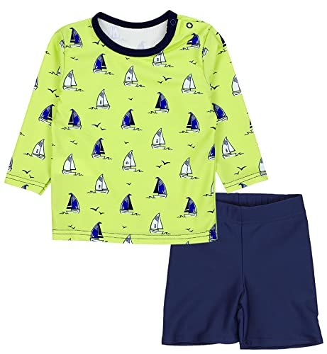 Aquarti Baby Jungen Bade-Set Zweiteiliger Kinder Badeanzug T-Shirt Badehose UV-Schutz, Farbe: Langarm/Segelboot Hellgrün/Dunkelblau, Größe: 110 von Aquarti