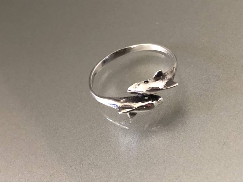 Süßer Vintage Delfin Sterling Silber Wickelring Süßer Vintage Delfin Sterling Silber Wickelring von AquitaineArts
