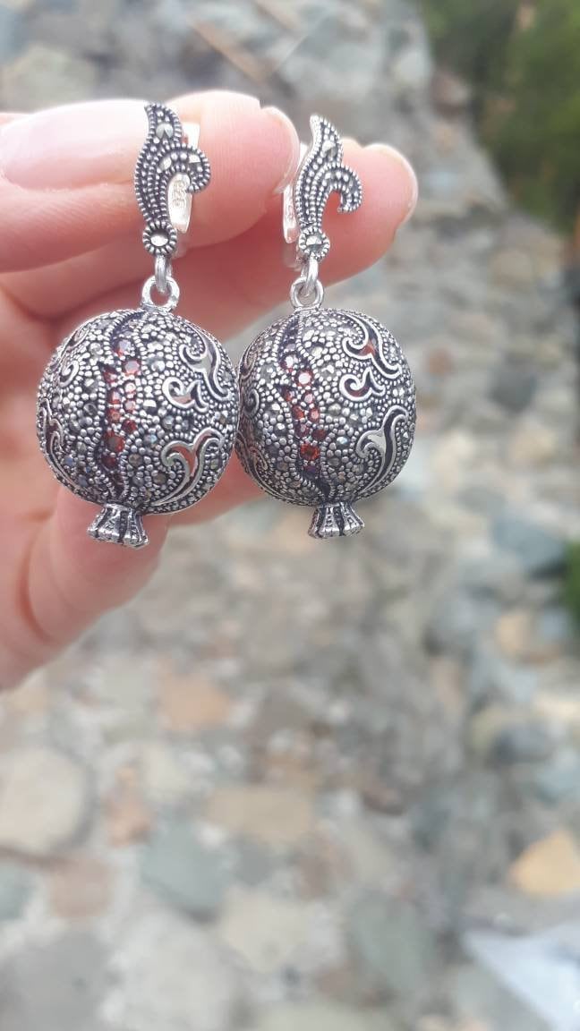 Granatapfel Schmuck Ohrringe Pesephone Ring Silber Halskette Anhänger Marcazit Granatapfel Schmuck Ohrringe Pesephone Ring Silber Halskette Anhänger Marcazit von ArMatSilver