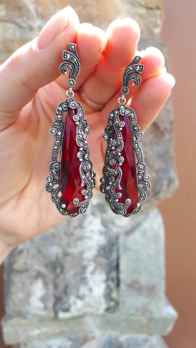 Große Rubin-Markasit-Ohrringe Am Abend Roter Abendschmuck Große Rubin-Markasit-Ohrringe Am Abend Roter Abendschmuck von ArMatSilver