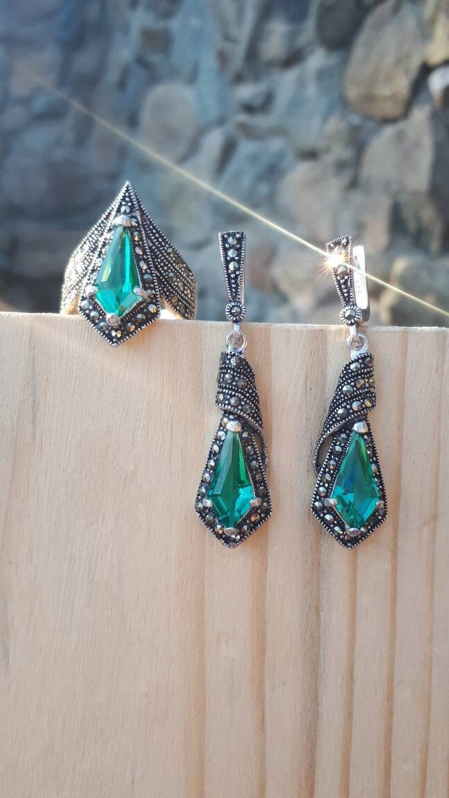Grüne Markasit Silber Hängeohrringe Abendschmuck Grüne Markasit Silber Hängeohrringe Abendschmuck von ArMatSilver