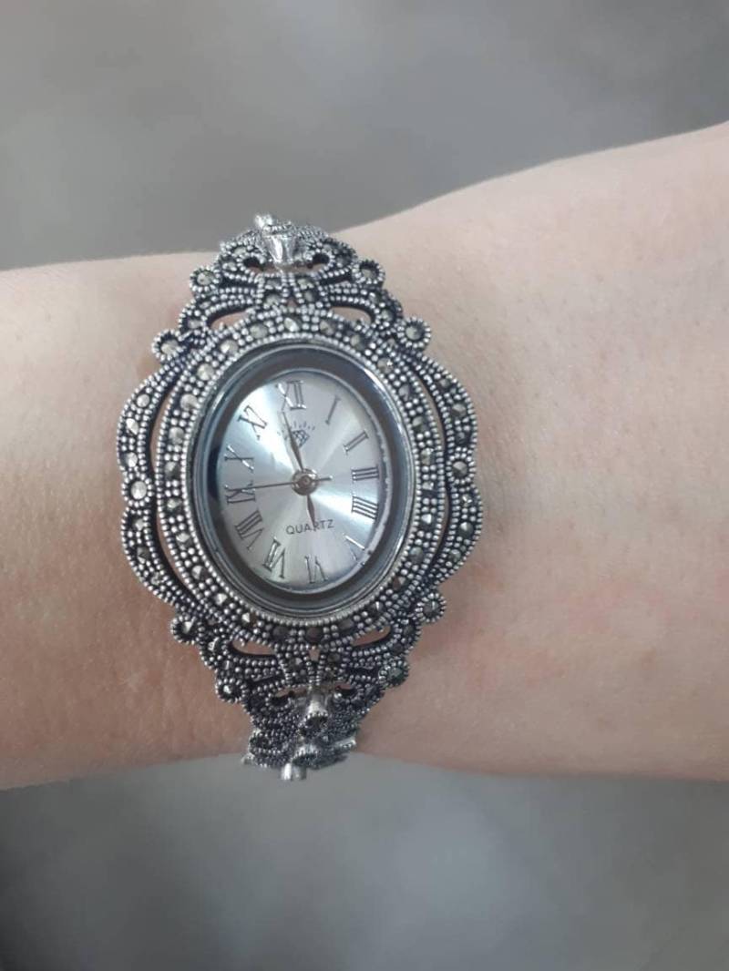 Luxus Markasit Armbanduhr Silber Oval Wunderschöne Große Zifferblatt Uhr Armenain Luxus Markasit Armbanduhr Silber Oval Wunderschöne Große Zifferblatt Uhr Armenain von ArMatSilver