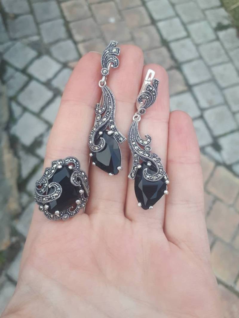 Luxus Schwarze Ohrringe Markasit Schmuck Lange Tropfen Schwarze Onyx Schwarz Onyx Coctail Ring Vintage Silber von ArMatSilver