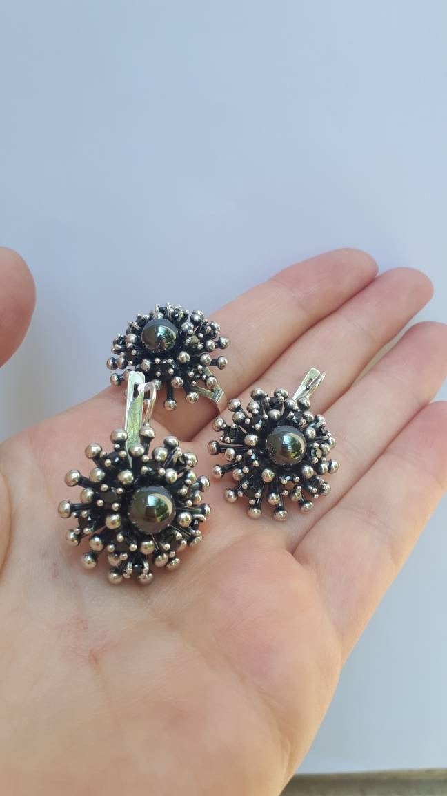 Oxidiertes Sterling Silber Schwarze Perle Ring Und Ohrringe Set Oxidiertes Sterling Silber Schwarze Perle Ring Und Ohrringe Set von ArMatSilver