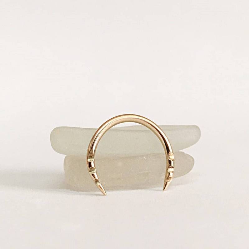 22K Septum Schmuck Goth, Piercing Gold, Ring 16G Hufeisen, Handmade Schmuck, Hufeisen 16G von AraDeOro