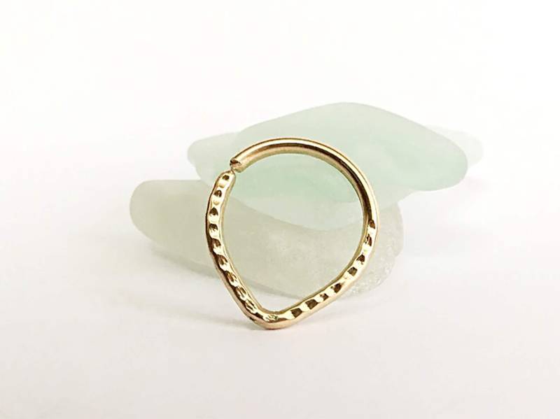 Septum Ring 16G, Daith Schmuck 14G, Dreieck Piercing Schmuck, Hoop Ring, Ohrring 9K Piercing von AraDeOro