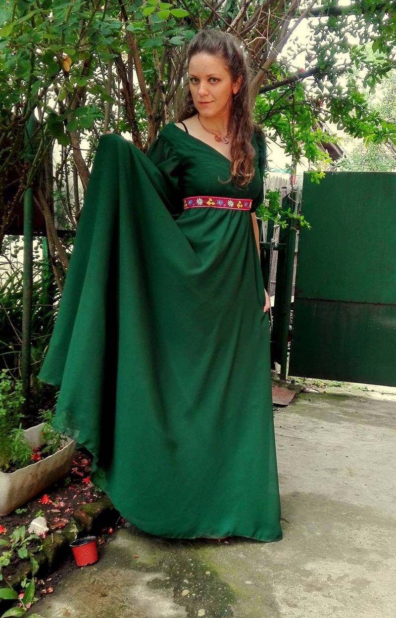 Volllanges Feenkleid Mit Schleier - Holz Etnic Mittelalterkleid; Royal/Festival/Waldhexe/Pagan von AradiaHandmade