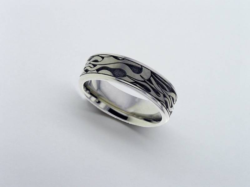 Flamme Titan Band, Komfort Fit Ehering, Unisex Personalisierte Band von ArahJamesTitanium
