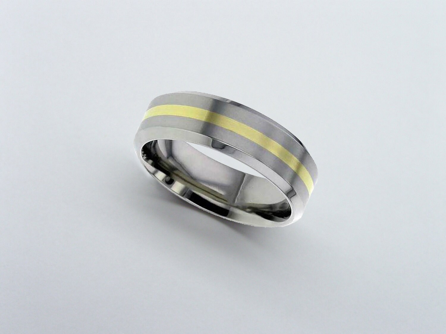 Gold Titan Band, Ehering, 18 Karat Ring, Herren Personalisierte Band von ArahJamesTitanium