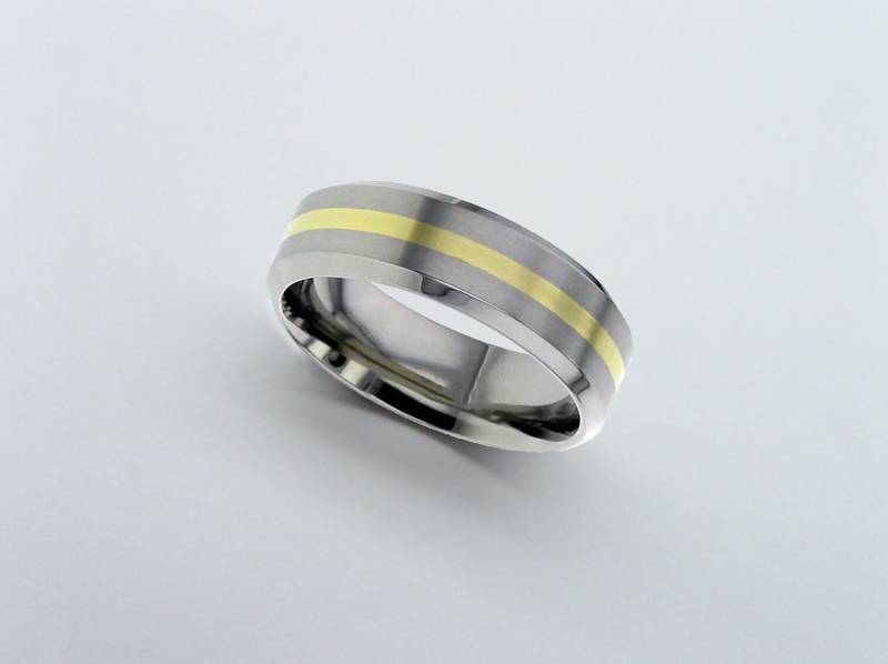 Gold Titan Band, Ehering, 18 Karat Ring, Herren Personalisierte Band von ArahJamesTitanium