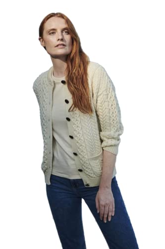 Aran Woollen Mills Irischer Cardigan Strickjacke mit Fronttaschen und Knöpfen | Supersoft Strickcardigan aus Merinowolle für Damen (Natur, M) von Aran Woollen Mills