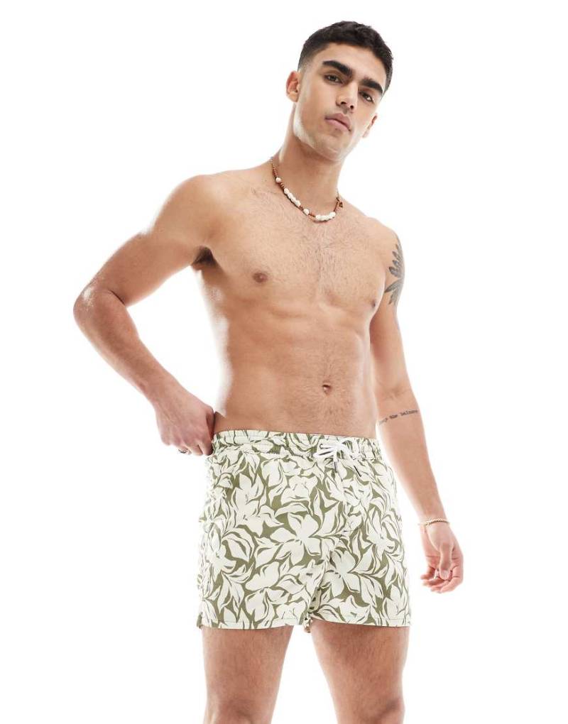 Aray - Badeshorts in Grün mit floralem abstraktem Print von Aray