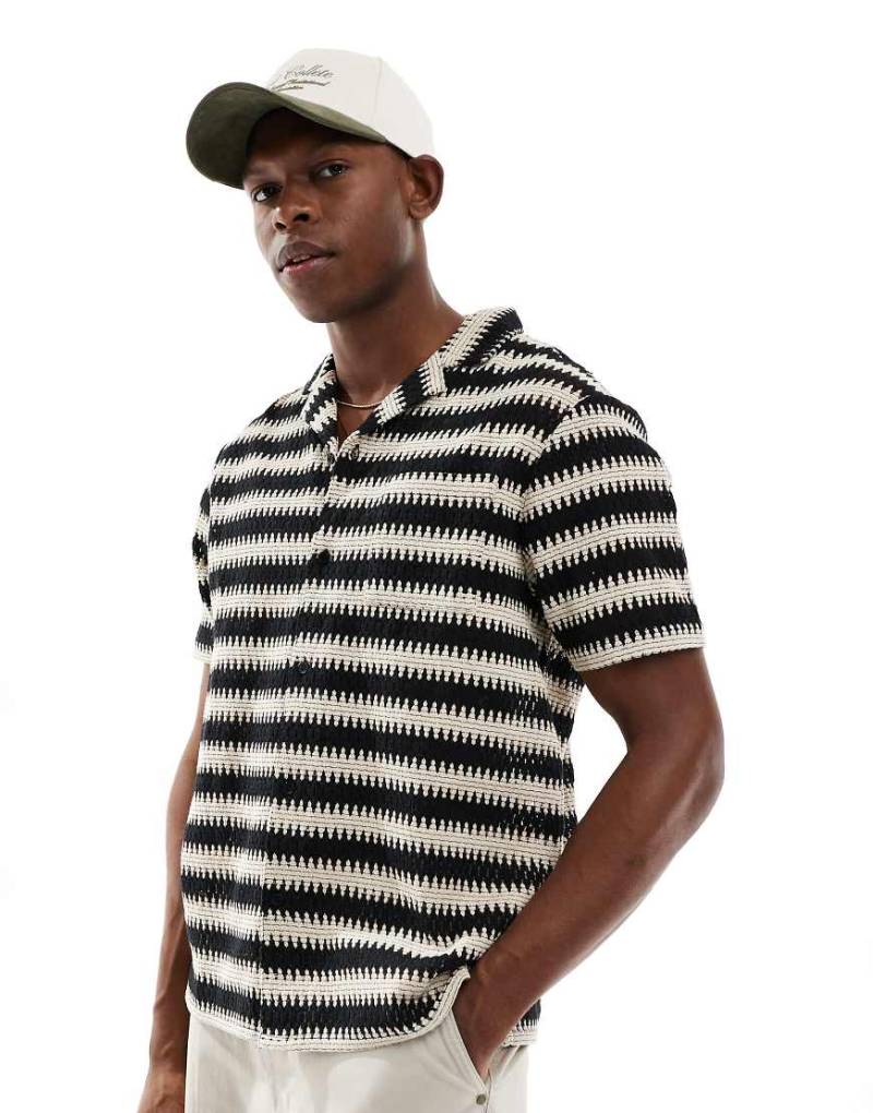 Aray - Kurzärmliges Strandhemd aus Häkelstoff in Schwarz-Weiß-Bunt von Aray