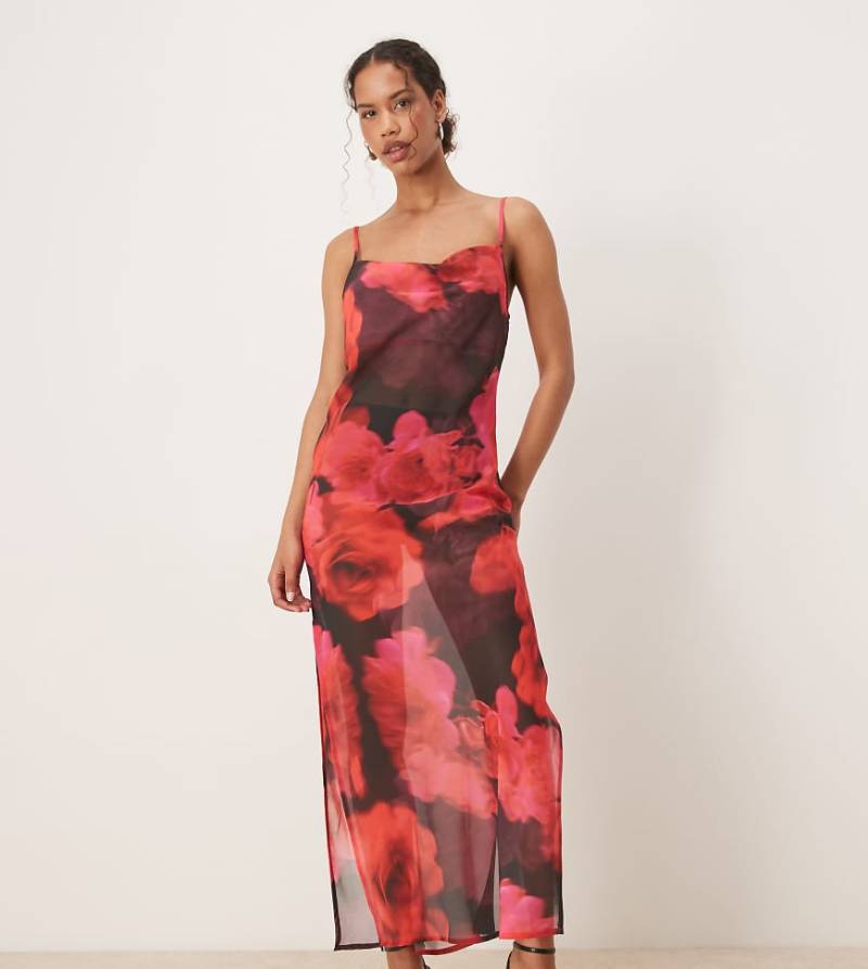 Aray - Maxi-Strandkleid in Rot mit Blumen-Print in verschwommener Optik von Aray