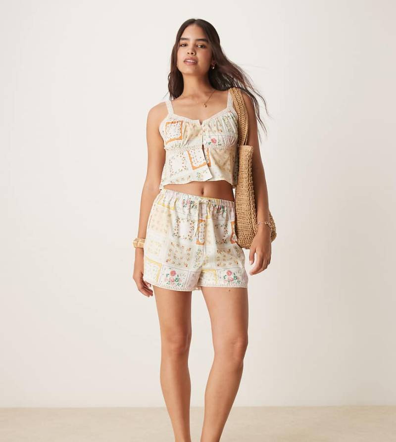 Aray - Strand-Shorts mit buntem Patchwork-Print, Kombiteil von Aray