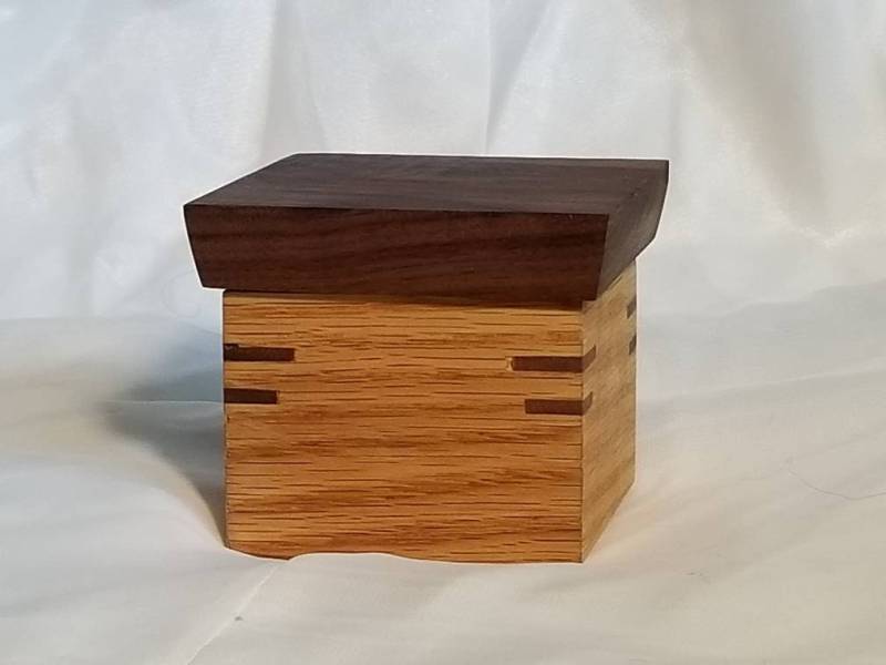 Kleine Handgefertigte Holzkiste Mit Abnehmbarem Deckel Individuell Anpassbar Kleine Handgefertigte Holzkiste Mit Abnehmbarem Deckel Individuell Anpassbar von ArborealityWoodworks