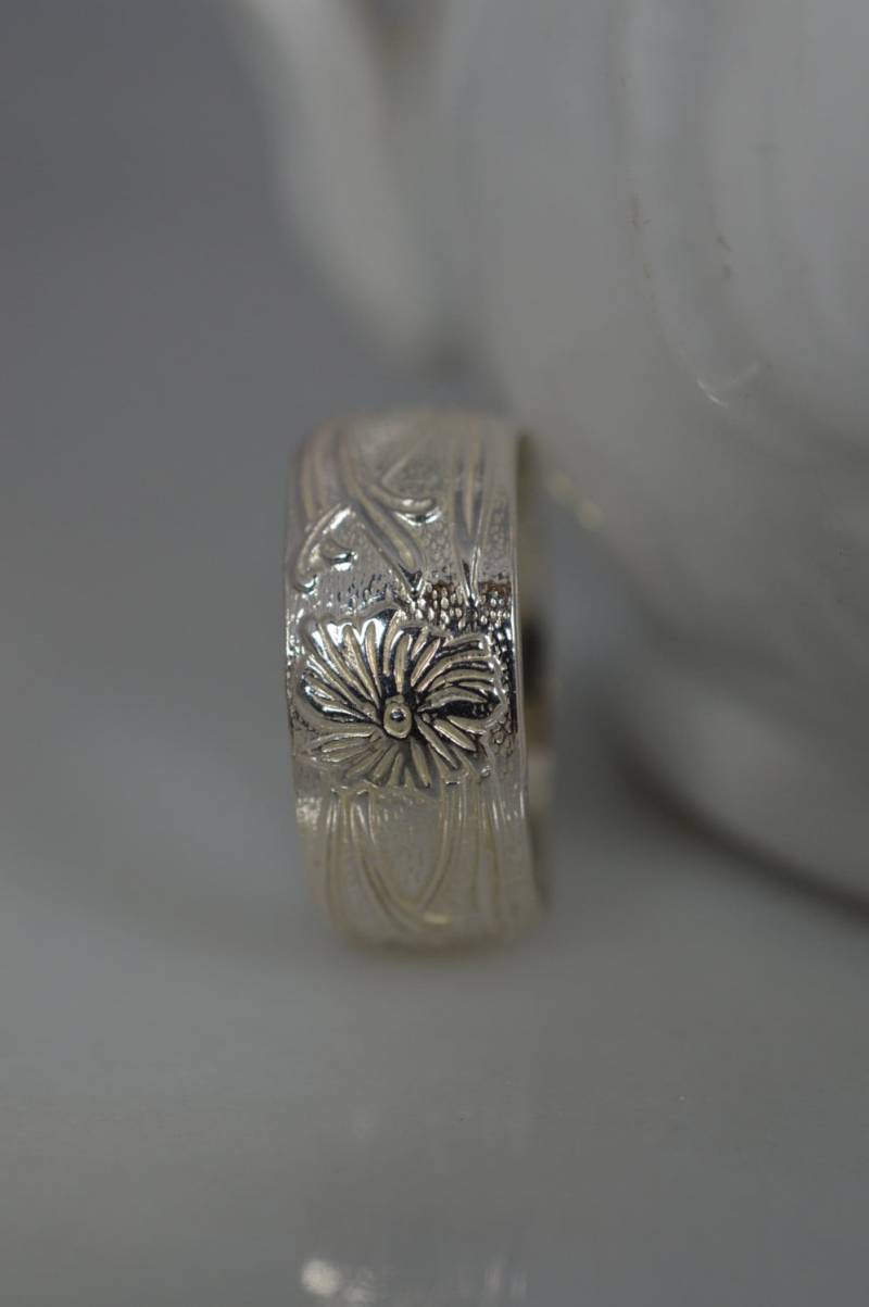 Breiter Sterling Silber Ring Mit Blumenmuster von ArbotiqueDesigns