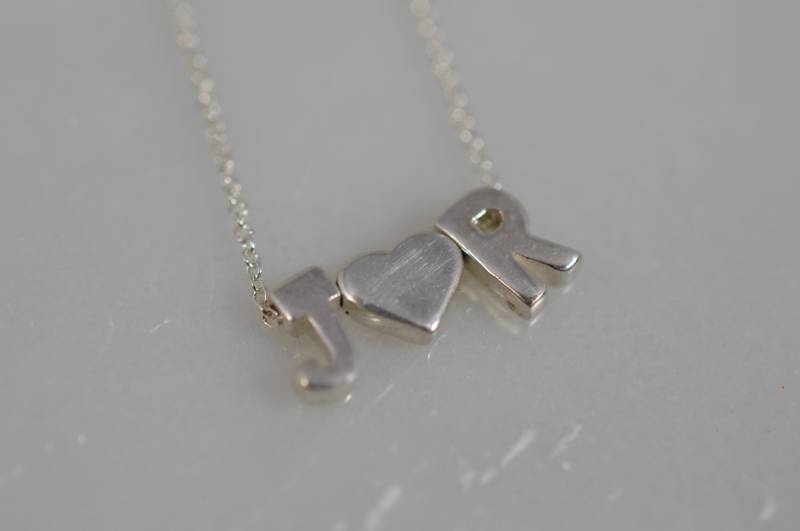 Personalisierte 925Er Silber Initialen-Halskette - Wählen Sie Ihren Buchstaben, Ihr Wort Oder Ihre Initialen von ArbotiqueDesigns