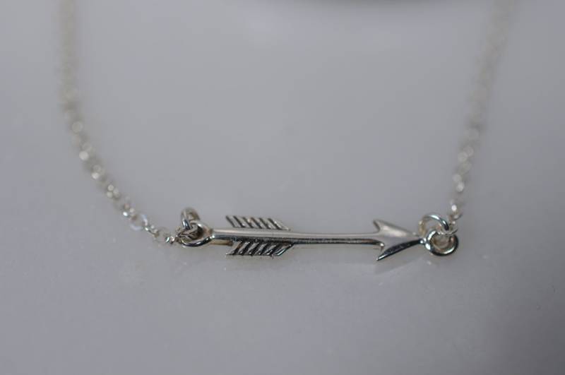 Winzige Sterling Silber Pfeil Halskette von ArbotiqueDesigns