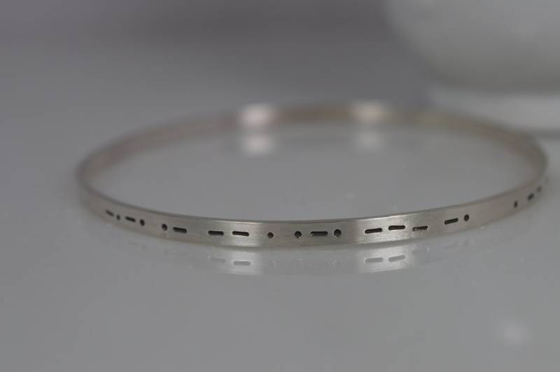 sterling Silber Benutzerdefinierte Morse-Code-Armreif von ArbotiqueDesigns