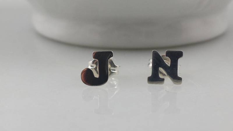 sterling Silber Initial Ohrstecker Benutzerdefiniertes Buchstaben Paar von ArbotiqueDesigns