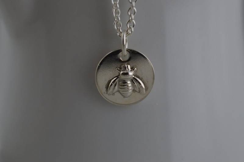 sterling Silber Kleine Biene Halskette von ArbotiqueDesigns