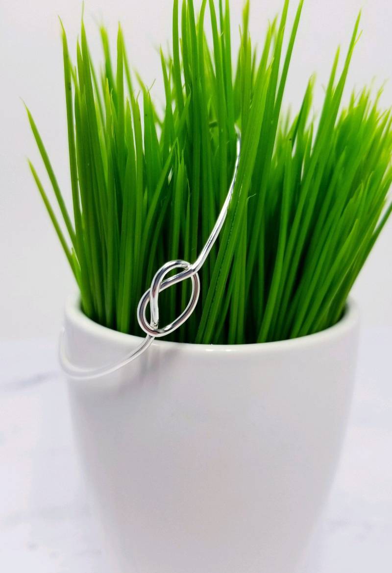 sterling Silber Liebe Knoten Armreif von ArbotiqueDesigns