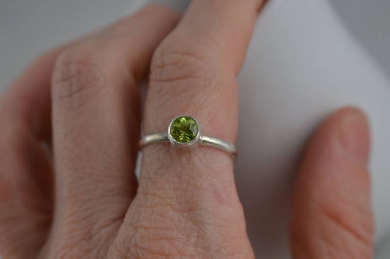 sterling Silber Peridot Ring - August Geburtsstein von ArbotiqueDesigns