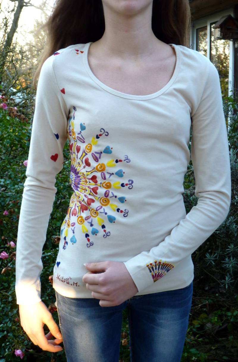 Beiges Langarm-T-Shirt Größe S Für Damen Mit Handbemaltem „Kaleidoskop"-Motiv Von Valérie von Arbreacoeurs
