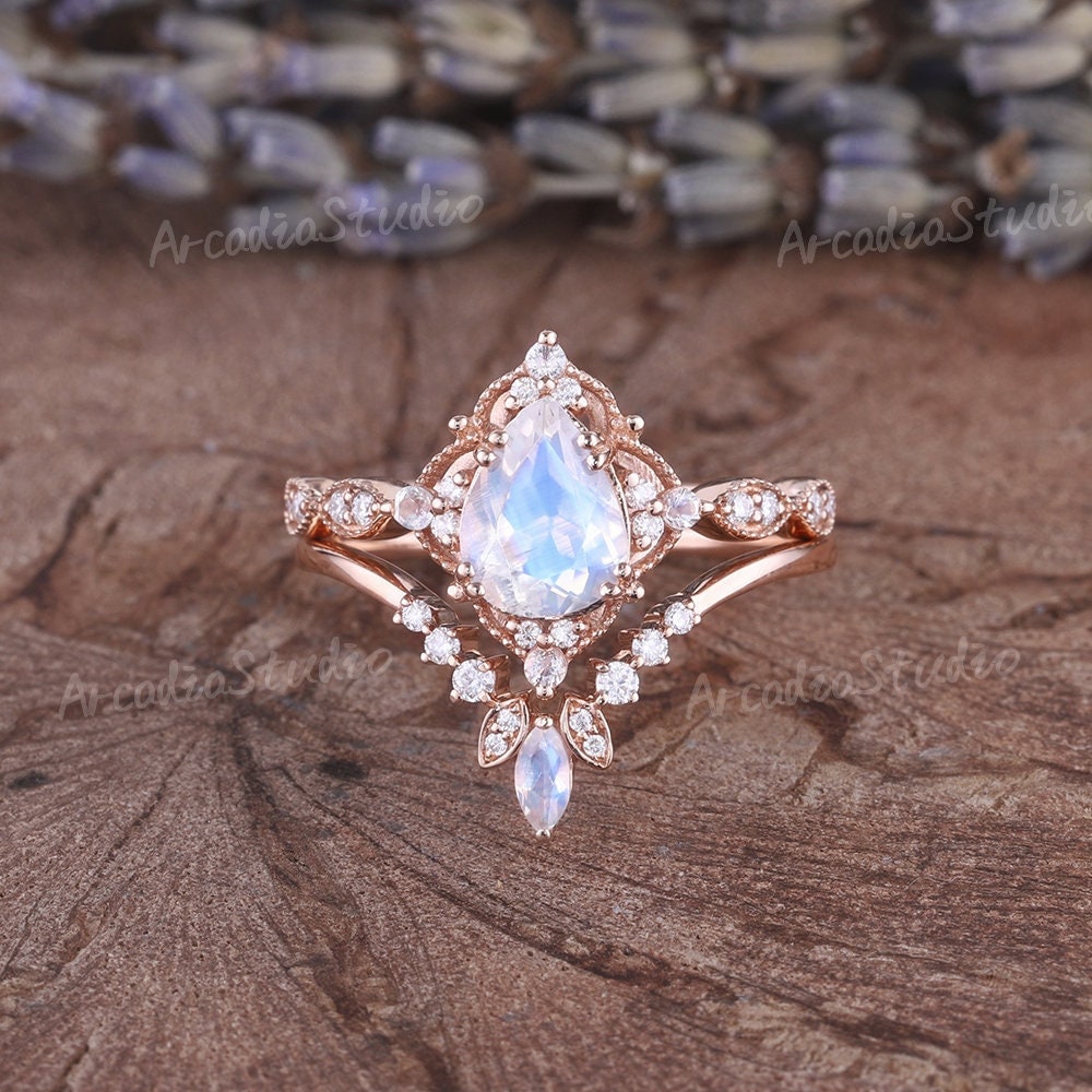 Einzigartige Mondstein Braut Set Rose Gold Verlobungsring Cluster Moissanite Ring Milgrain Vine Vintage 2 Stück Versprechen von ArcadiastudioUS